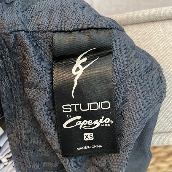 NWT Studio By Capezio Ludmila Leggings - Picture 5 of 5